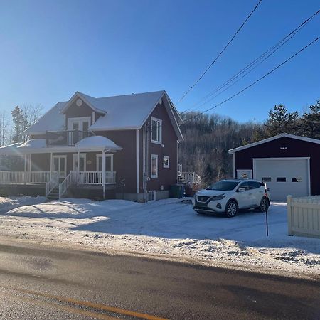 Belle Maison Avec Vue Sur La Riviere L'Anse-Saint-Jean Exterior photo