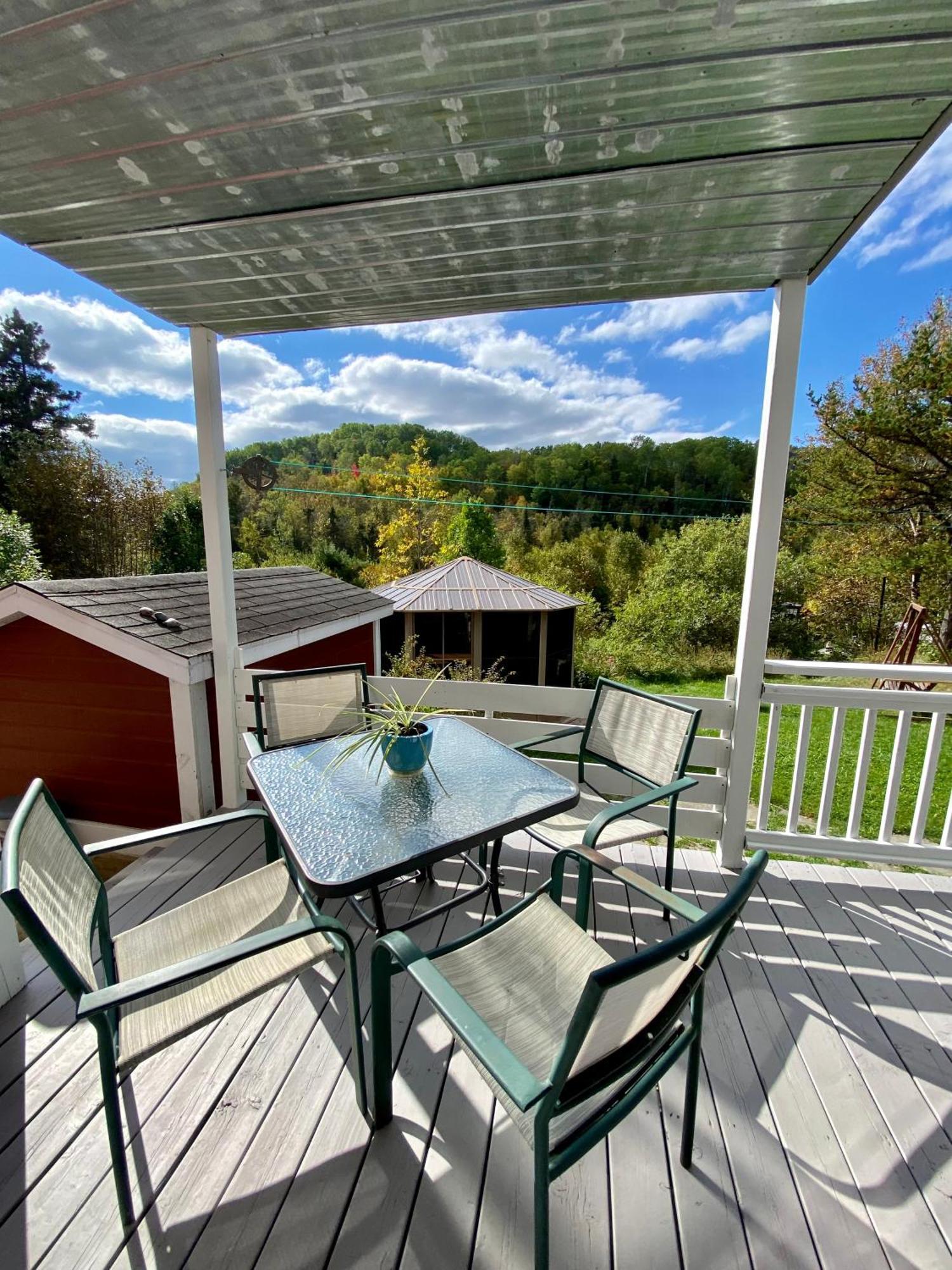Belle Maison Avec Vue Sur La Riviere L'Anse-Saint-Jean Exterior photo