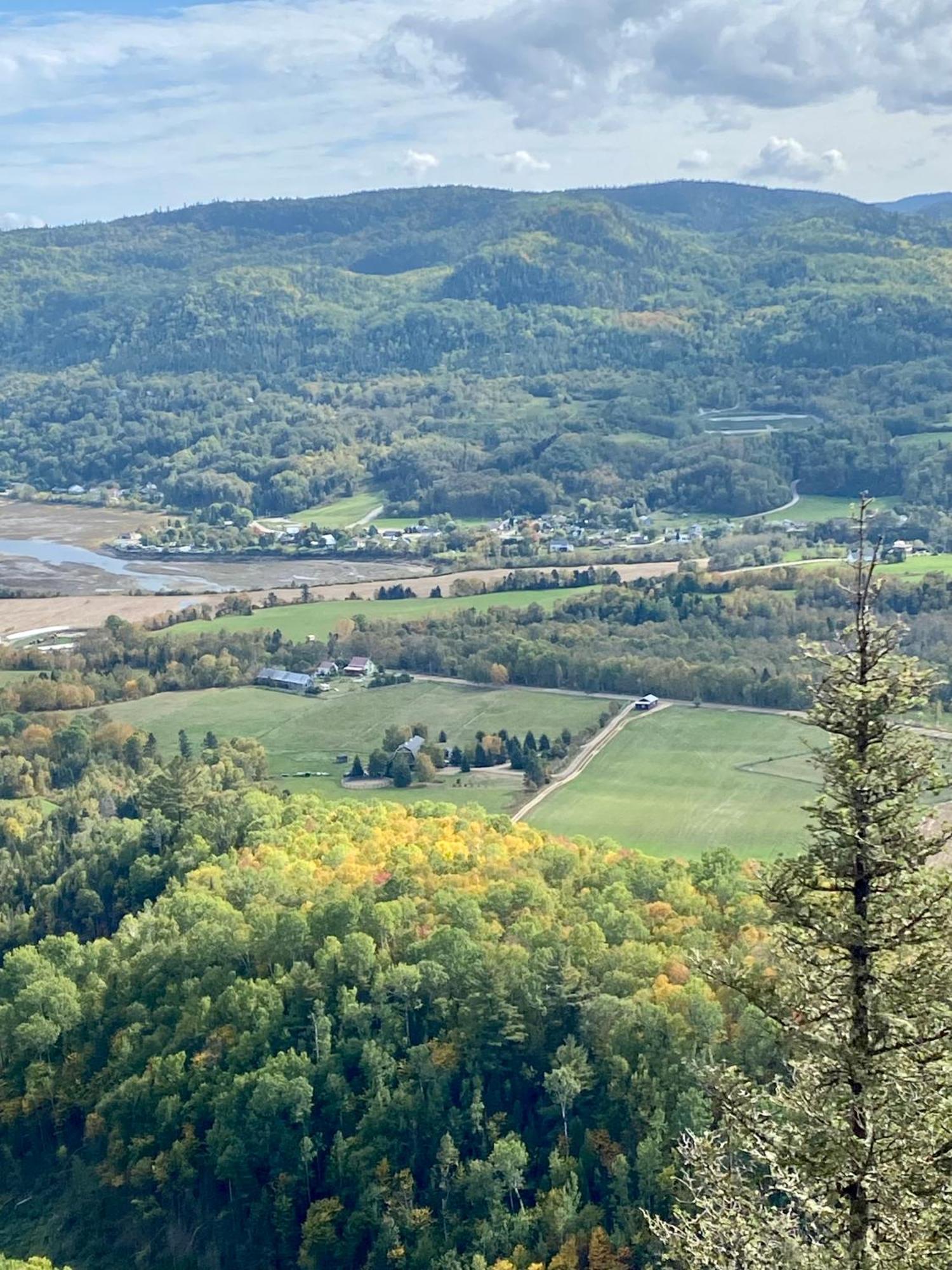 Belle Maison Avec Vue Sur La Riviere L'Anse-Saint-Jean Exterior photo